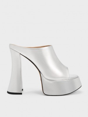 Charles & Keith Delphine Cuero Metallic Plataforma Mules Plateados | 2486790-MB