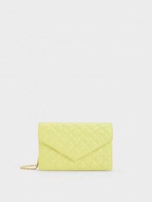 Charles & Keith Duo Acolchado Envelope Clutch Amarillos | 7598216-YA