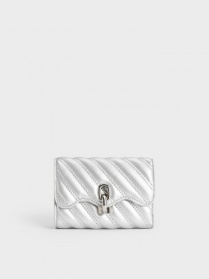 Charles & Keith Freja Wavy Metallic Acolchado Wallet Plateados | 5098632-HS