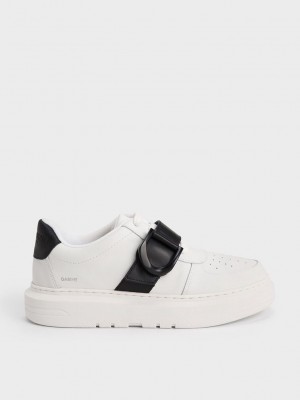 Charles & Keith Gabine Cuero Low-Top Sneakers Negros | 0485197-GM