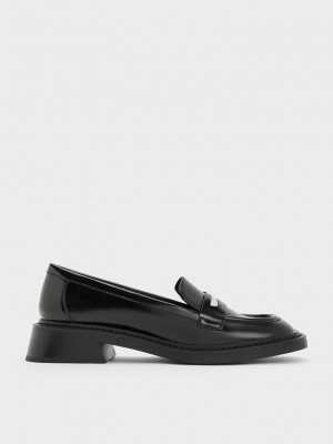 Charles & Keith Metallic Penny Tab Loafers Negros | 1294875-NK