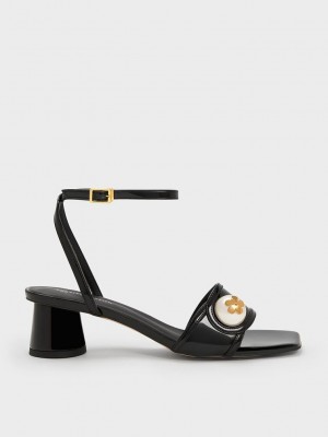 Charles & Keith Pearl-Embellished Charol Sandals Negros | 3795164-CK